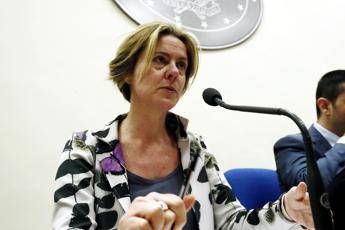 Lorenzin: Dolorosissima morte bimbo ucciso da morbillo Lorenzin: Dolorosissima morte bimbo ucciso da morbillo