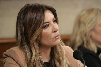 Selvaggia Lucarelli vs Filippo Facci: Lo querelo Selvaggia Lucarelli vs Filippo Facci: Lo querelo