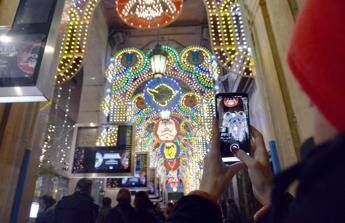 Natale: dalle luci a 'Star Wars', i rischi per chi soffre di epilessia Natale: dalle luci a 'Star Wars', i rischi per chi soffre di epilessia