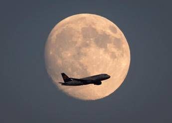 Occhi al cielo, arriva la Superluna Occhi al cielo, arriva la Superluna