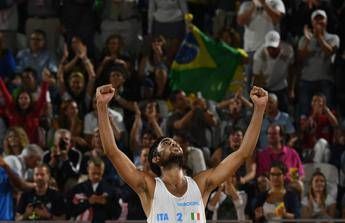 Rio 2016, Daniele Lupo portabandiera azzurro nella cerimonia di chiusura Rio 2016, Daniele Lupo portabandiera azzurro nella cerimonia di chiusura