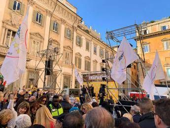 Vitalizi, malore per due attivisti M5S Vitalizi, malore per due attivisti M5S