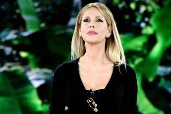 Alessia Marcuzzi: Tampone molecolare negativo Alessia Marcuzzi: Tampone molecolare negativo