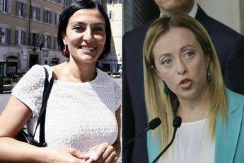 Morani contro Meloni: Leggi Costituzione e prenditi un calmante Morani contro Meloni: Leggi Costituzione e prenditi un calmante