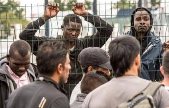 Migranti e Ong, Minniti: No a giudizi affrettati Migranti e Ong, Minniti: No a giudizi affrettati