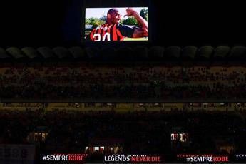 Kobe Bryant, l'omaggio a San Siro Kobe Bryant, l'omaggio a San Siro