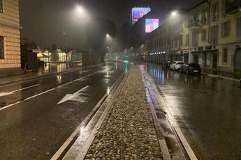 Milano, coprifuoco spegne movida: alle 23 silenzio sui Navigli - Video