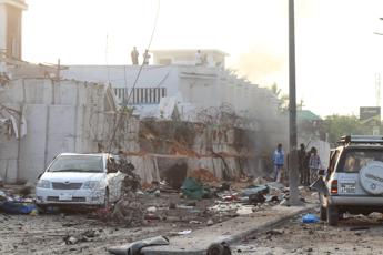 Somalia, 6 morti a Mogadiscio per un'autobomba