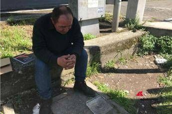 Il barbone pestato: Sciacquatori mi tormentava Il barbone pestato: Sciacquatori mi tormentava