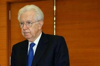 Monti: Mes preparato da governo Berlusconi-Lega