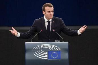 Macron: Rischio guerra civile in Europa Macron: Rischio guerra civile in Europa