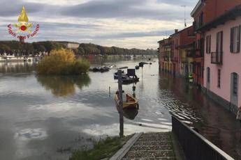 Esonda il Ticino a Pavia, allerta rossa in EmiliaConte: Stanziati 11 miliardi Esonda il Ticino a Pavia, allerta rossa in EmiliaConte: Stanziati 11 miliardi