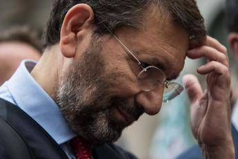 Marino dal pm per il caso scontrini. Il legale: Non è indagato Marino dal pm per il caso scontrini. Il legale: Non è indagato