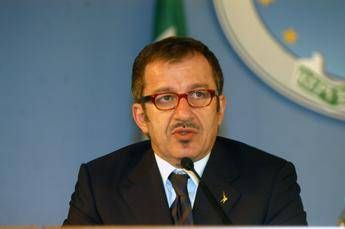 007, Maroni: Faldoni su molti personaggi, quello di Cossiga intestato a 'Tirreno' 007, Maroni: Faldoni su molti personaggi, quello di Cossiga intestato a 'Tirreno'