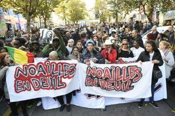 Paura a Marsiglia, crolla balcone durante corteo Paura a Marsiglia, crolla balcone durante corteo