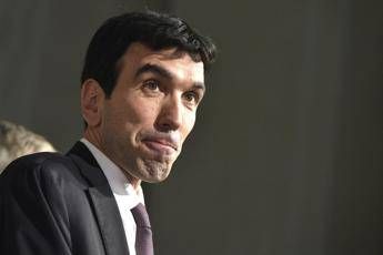 Martina: Governo pericoloso per l'Italia Martina: Governo pericoloso per l'Italia