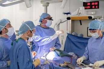 Italian team removes rare brain tumour via microsurgery Italian team removes rare brain tumour via microsurgery