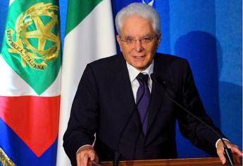 Mattarella: Parole possono distruggere o costruire Mattarella: Parole possono distruggere o costruire