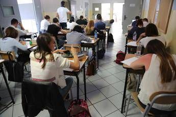 Test del capello nelle scuole lombarde per 'scovare' droga e alcol Test del capello nelle scuole lombarde per 'scovare' droga e alcol