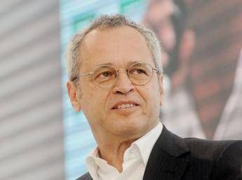 Vaccini, Mentana contro santoni e sciamani che dicono no Vaccini, Mentana contro santoni e sciamani che dicono no