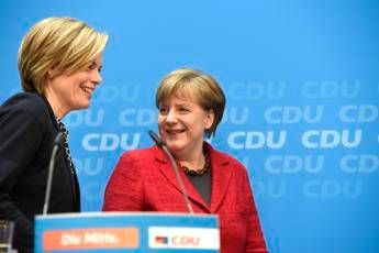 Germania, Merkel dopo il voto: Avanti con la politica sui migranti Germania, Merkel dopo il voto: Avanti con la politica sui migranti