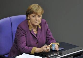 Germania, coppia di migranti siriani chiama la figlia Angela Merkel Germania, coppia di migranti siriani chiama la figlia Angela Merkel
