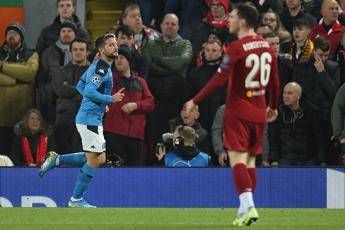 Lovren risponde a Mertens, 1-1 tra Liverpool e Napoli