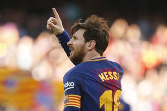 Barcellona, capra al posto di Messi tra convocati per Napoli
