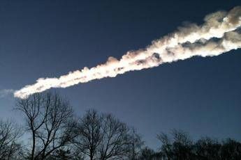 Cade un meteorite in Sardegna, cielo illuminato a giorno Cade un meteorite in Sardegna, cielo illuminato a giorno