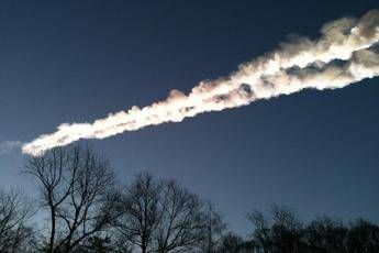 Cade un meteorite in Sardegna, cielo illuminato a giorno