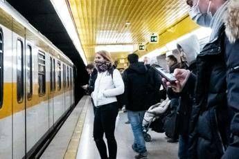 Coronavirus, procura apre inchiesta su prezzi gel e mascherine Coronavirus, procura apre inchiesta su prezzi gel e mascherine