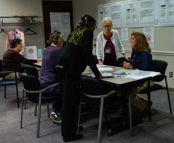 America al voto per il midterm, in gioco il controllo del Senato America al voto per il midterm, in gioco il controllo del Senato