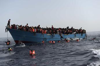 Migranti, naufragio al largo della Libia