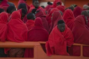 Migranti, braccio di ferro Migranti, braccio di ferro