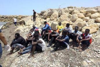 Migranti, in Libia primi campi della Guardia di confine Migranti, in Libia primi campi della Guardia di confine