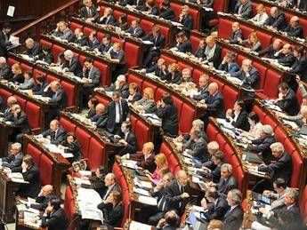 Abolizione finanziamento, la casta si regala sanatoria per il passato Abolizione finanziamento, la casta si regala sanatoria per il passato