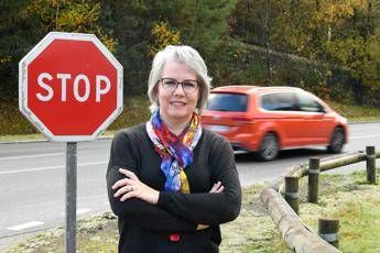 Chi è Jacline, simbolo dei gilet gialli anti-Macron Chi è Jacline, simbolo dei gilet gialli anti-Macron