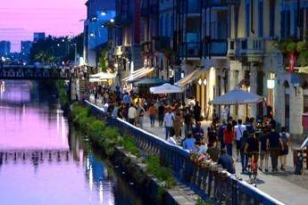Fase 2, Lopalco: Movida? Eventuali effetti a metà giugno Fase 2, Lopalco: Movida? Eventuali effetti a metà giugno