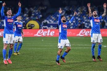 Napoli affonda la Juve, 2-1 al San Paolo Napoli affonda la Juve, 2-1 al San Paolo