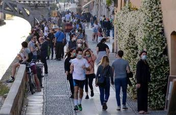 Navigli affollati, Iss: Immagini che fanno preoccupare Navigli affollati, Iss: Immagini che fanno preoccupare