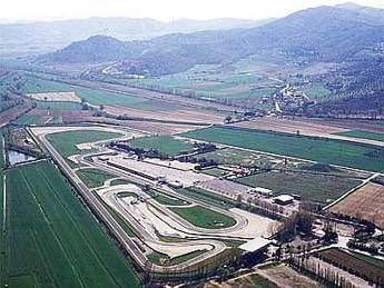 Fuoripista con moto in autodromo di Magione, gravissimo 26enne Fuoripista con moto in autodromo di Magione, gravissimo 26enne