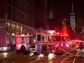 Esplosione a New York, 29 feriti Tutti dimessi. Nessuna prova di terrorismo internazionale Esplosione a New York, 29 feriti Tutti dimessi. Nessuna prova di terrorismo internazionale