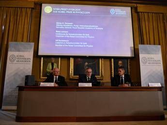 Nobel per la fisica a Peebles, Mayor e Queloz Nobel per la fisica a Peebles, Mayor e Queloz