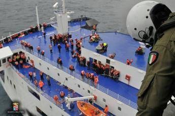 Norman Atlantic, due italiani tra le vittime. Nave San Giorgio a Brindisi, sbarcati 212 naufraghi/Video - Foto Norman Atlantic, due italiani tra le vittime. Nave San Giorgio a Brindisi, sbarcati 212 naufraghi/Video - Foto