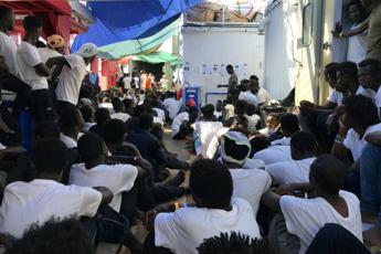 Ocean Viking sbarcherà a Malta, migranti in 6 Paesi