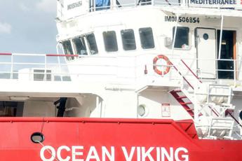 Migranti, la Ocean Viking torna in mare
