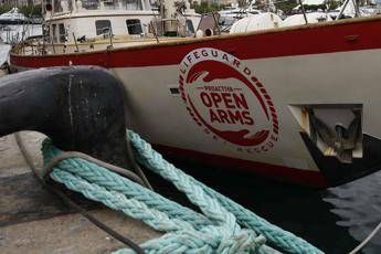 Open Arms attracca a Palermo