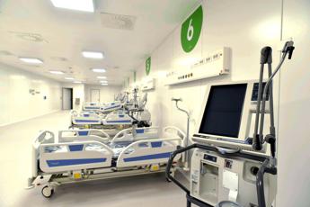 Fino a 32 ambulatori non Covid, la proposta per l'ospedale in Fiera di Milano