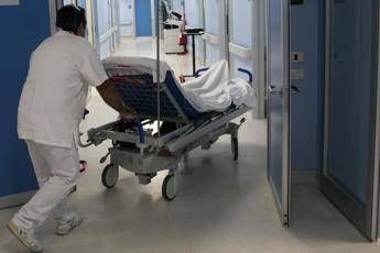 Ustione a occhio, 24 ore al Cardarelli: dimessa senza visita Ustione a occhio, 24 ore al Cardarelli: dimessa senza visita