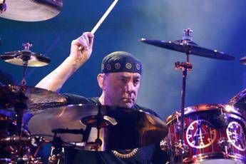 Morto Neil Peart, batterista dei Rush Morto Neil Peart, batterista dei Rush